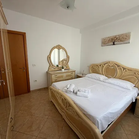 Apartman Sunny Balcony Walk To *